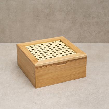 Caixa Decorativa Palha Indiana e Bambu 4 Nichos - Oikos Imagem de Caixa Decorativa Palha Indiana e Bambu 4 Nichos