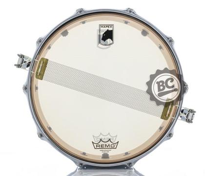 Imagem de Caixa Mapex Black Panther Venom 14x5,5 Piano White com casco em Maple com aros PowerHoop 2.3mm