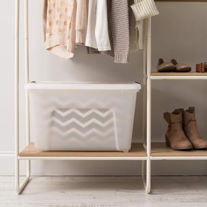 Imagem de Caixas de armazenamento Iris USA 54 Qt de plástico empilhável com tampas, pacote com 4