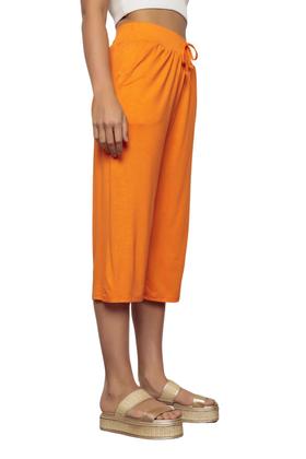 Imagem de Calça Feminina Pantacourt com Bolsos Laranja