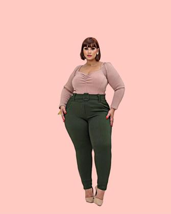 Imagem de Calça Feminina Plus Size 3D Canelada Com Bolso e Cinto Fake