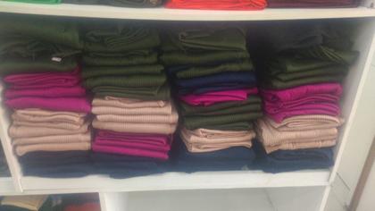 Imagem de Calça Feminina Plus Size 3D Canelada Com Bolso e Cinto Fake