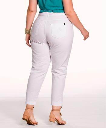Calça Feminina Sarja Plus Size Mom - Razon Jeans Imagem de Calça Feminina Sarja Plus Size Mom