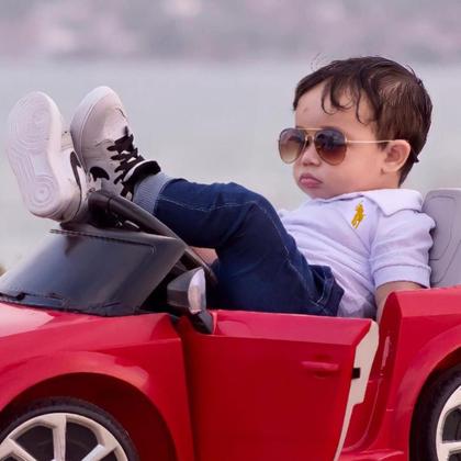 Imagem de Calça Jeans de Bebê e Infantil com Bolsos e Cós regulagem com Cadarço na Cintura