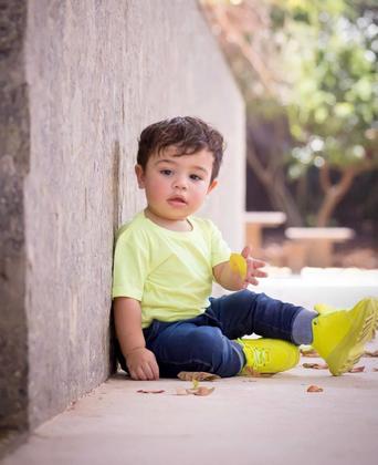 Imagem de Calça Jeans de Bebê e Infantil com Bolsos e Cós regulagem com Cadarço na Cintura