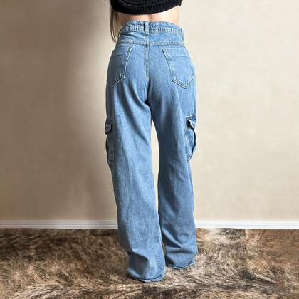 Imagem de Calça Jeans Feminina Wide Leg Bolsos Laterais Bolt Cargo