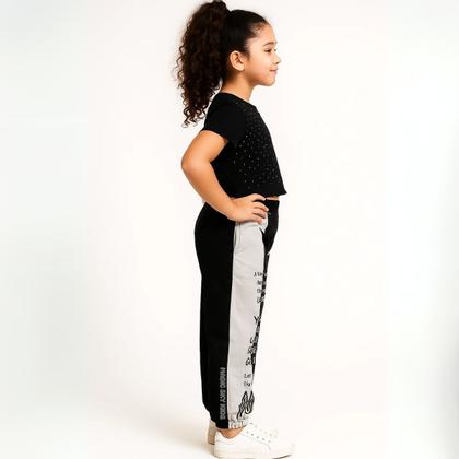 Imagem de Calça Jogger Infantil e Juvenil Carinha Fogo Tactel com Correntinha Branca e Preta