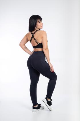 Imagem de Calça Legging Plus Size Fitness em Poliamida com Bolsos Laterais