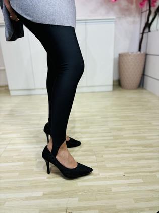 Imagem de Calça Legging preta pezinho