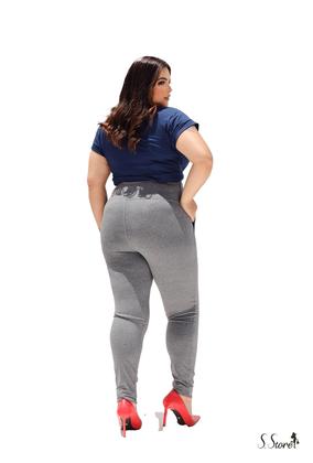 Imagem de Calça Plus Size Legging Montaria Flanelada Grossa Com Bolsos Cós Alto