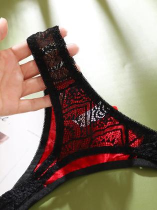 Imagem de Calcinha G-String Transparente Sexy Feminina Com Cintura Média-Baixa E Detalhes Em Cores