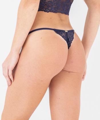 Imagem de Calcinha string fio dental em renda e detalhe de tule