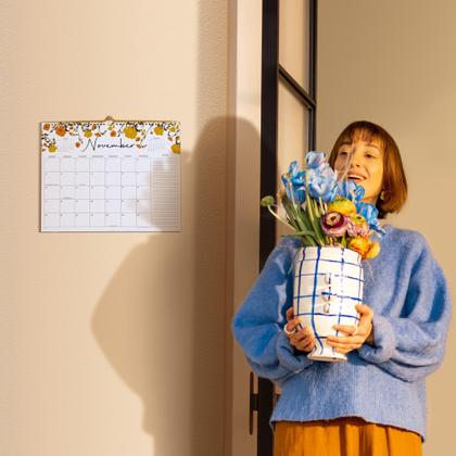 Imagem de Calendário: Calendário de parede Cabrix 2025, design floral de 18 meses