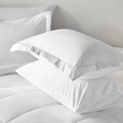 Imagem de Cama em uma bolsa CozyLux King White com edredom, lençóis de 7 peças