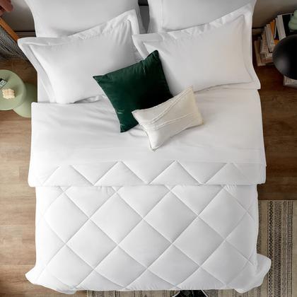 Imagem de Cama em uma bolsa CozyLux King White com edredom, lençóis de 7 peças