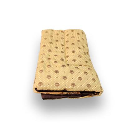 Imagem de Cama Pet Tamanho P com Edredom - Lavável, com Zíper e Fundo Impermeável.