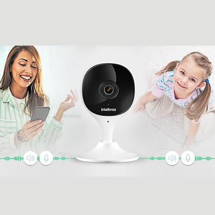 Camera de video wi-fi full hd imx com cartão de memória microsd 32gb interna intelbras Imagem de Camera de video wi-fi full hd imx com cartão de memória microsd 32gb interna intelbras
