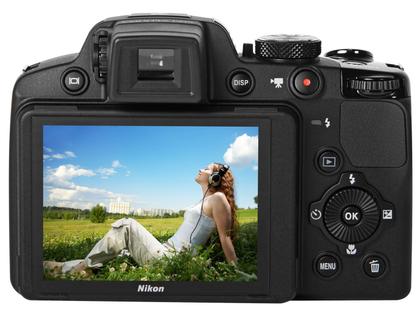 Câmera Digital Nikon Coolpix P510 16.1MP LCD 3” - Zoom Óptico 42x