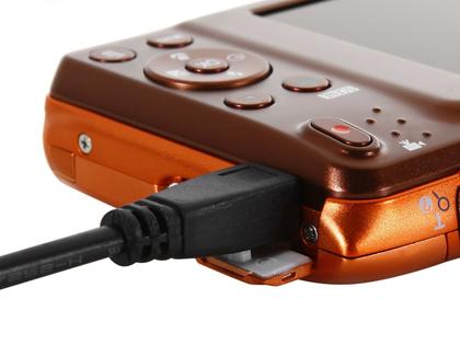 Câmera Digital Nikon Coolpix S3500 20.1MP LCD 2,7” - Zoom Óptico