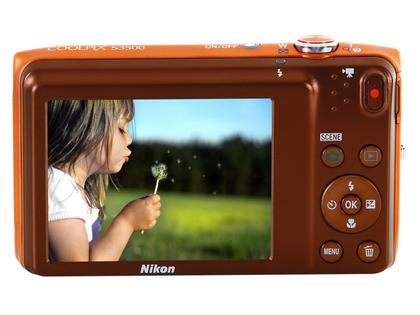 Câmera Digital Nikon Coolpix S3500 20.1MP LCD 2,7” - Zoom Óptico