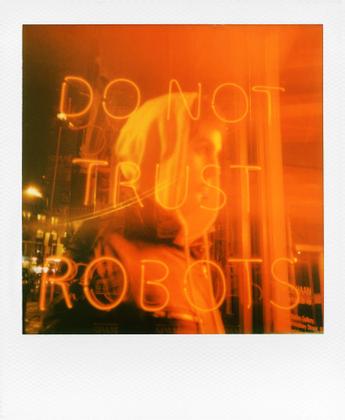 Imagem de Câmera Polaroid Originals Now I-Type com Filme Preto Incluso