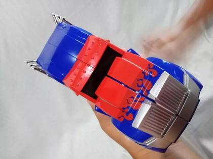 Imagem de Caminhão Carrinho Robô Com Sons E Luzes Bate E Volta