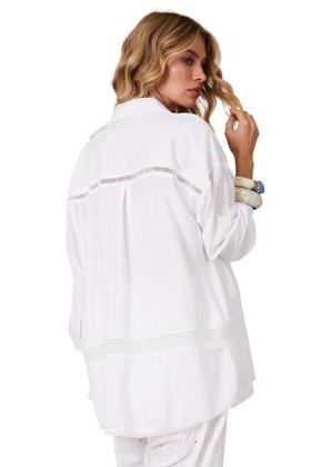 Imagem de Camisa Ampla Broderie Com Rendas Branco Yacamim A18
