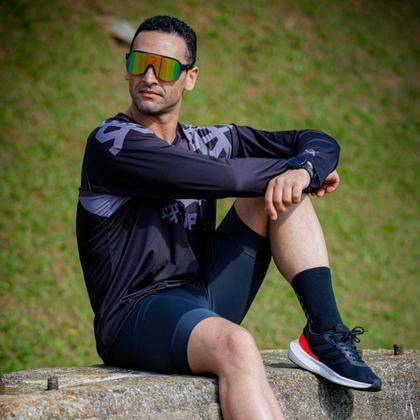 Imagem de Camisa Esportiva Manga Longa HUPI New Shadow All Black Unissex