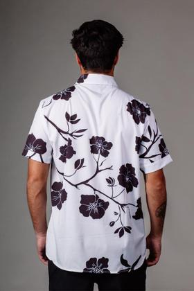 Imagem de Camisa estampada floral de viscose masculina manga curta de botão