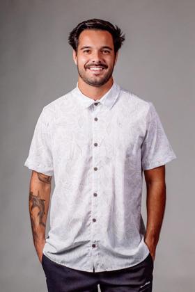 Imagem de Camisa estampada floral de viscose masculina manga curta de botão