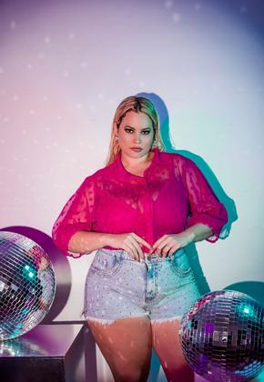 Imagem de Camisa Feminina Plus Size Em Tule com Top de Malha