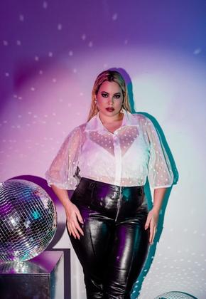 Imagem de Camisa Feminina Plus Size Em Tule com Top de Malha