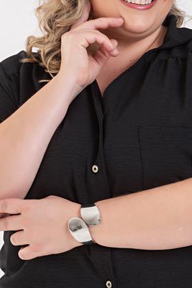 Imagem de Camisa Feminina Plus Size Manga Curta Com Fechamento de Botões Tecido Modelo Confort - Serena