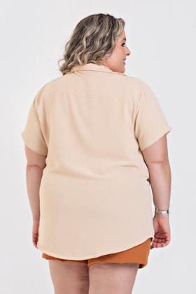 Imagem de Camisa Feminina Plus Size Manga Curta Com Fechamento de Botões Tecido Modelo Confort - Serena
