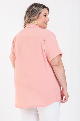Imagem de Camisa Feminina Plus Size Manga Curta Com Fechamento de Botões Tecido Modelo Confort - Serena