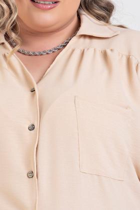 Imagem de Camisa Feminina Plus Size Manga Curta Com Fechamento de Botões Tecido Modelo Confort - Serena