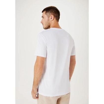 Imagem de Camiseta Básica Masculina World Com Bordado Branco  Hering