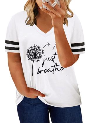 Imagem de Camiseta feminina Happy Sailed plus size listrada com decote em V 2X