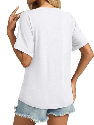 Imagem de Camiseta feminina TICTICMISS de manga curta com decote em V branca