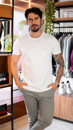 Imagem de Camiseta Forum Algodão Off White
