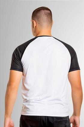 Imagem de Camiseta Raglan Branca Anti Pilling com Manga Preta - 100% Poliéster