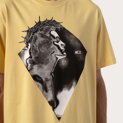 Imagem de Camiseta Regular MCD Santa Gótica