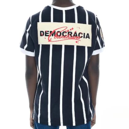 Imagem de Camiseta Retrô Corinthians Democracia 1982 Infantil Coimbra