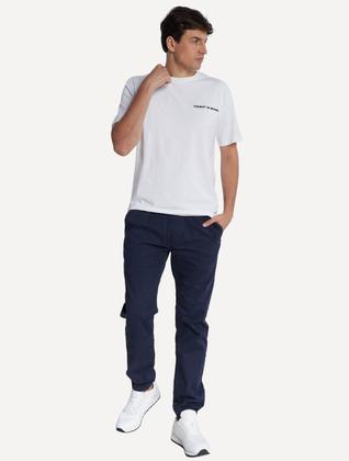 Imagem de Camiseta Tommy Jeans Masculina Classic Linear Embroidered Chest Branca.