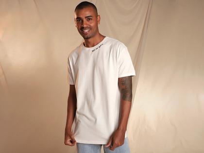 Imagem de Camiseta Vista Magalu Utopiar Oversized Bordada