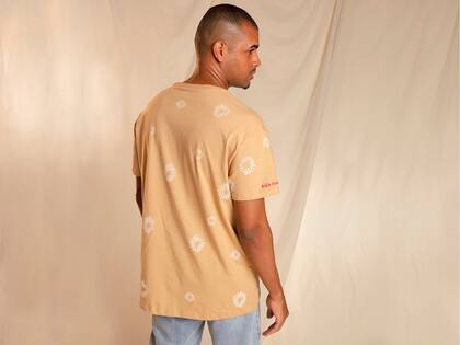 Imagem de Camiseta Vista Magalu Utopiar Oversized Bordada