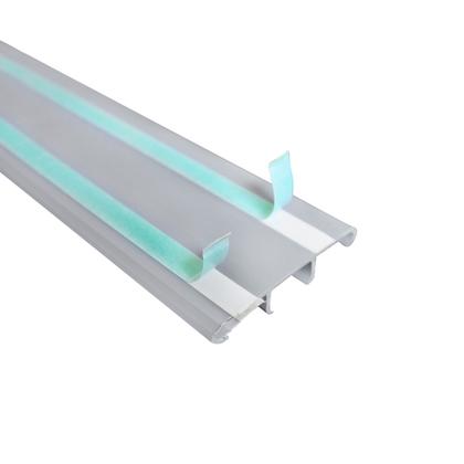 Imagem de Canaleta de Piso em PVC com Fita Dupla Face Cinza 75mm x 17mm com 2 Metros CPA7517 - Hellermann Tyton