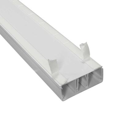 Imagem de Canaleta de PVC Reforçada com Divisoria 50 x 20 x 2000 mm (5x2x200cm)  Branca Com Fita Dupla Face Ilumi (Ref.: 62093DF)