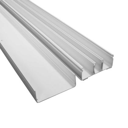 Imagem de Canaleta de PVC Reforçada com Divisoria 50 x 20 x 2000 mm (5x2x200cm)  Branca Com Fita Dupla Face Ilumi (Ref.: 62093DF)