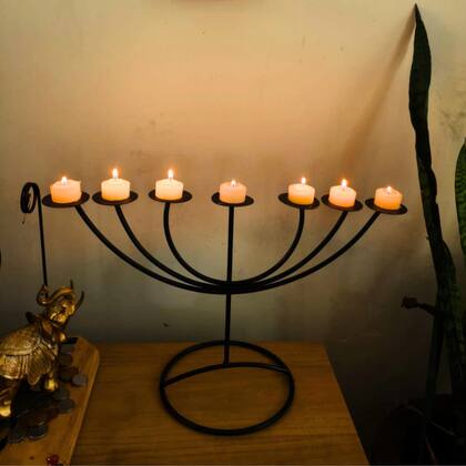 Imagem de Candelabro Artesanal 7 Braços WitzSmith - Ferro Dobrado à Mão, Elegante e Exclusivo